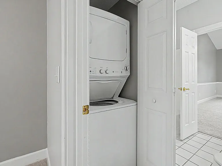 670 Riverwalk Dr #302 — Photo 17