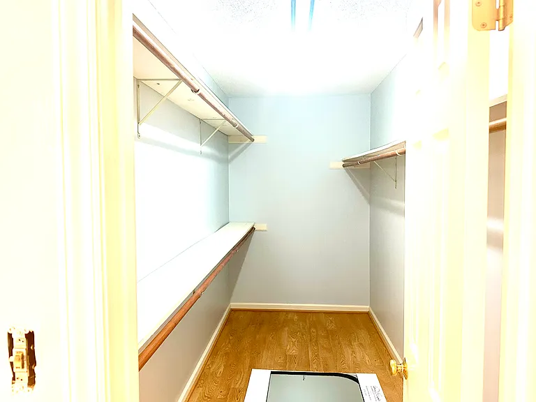 Spacious walking closet
