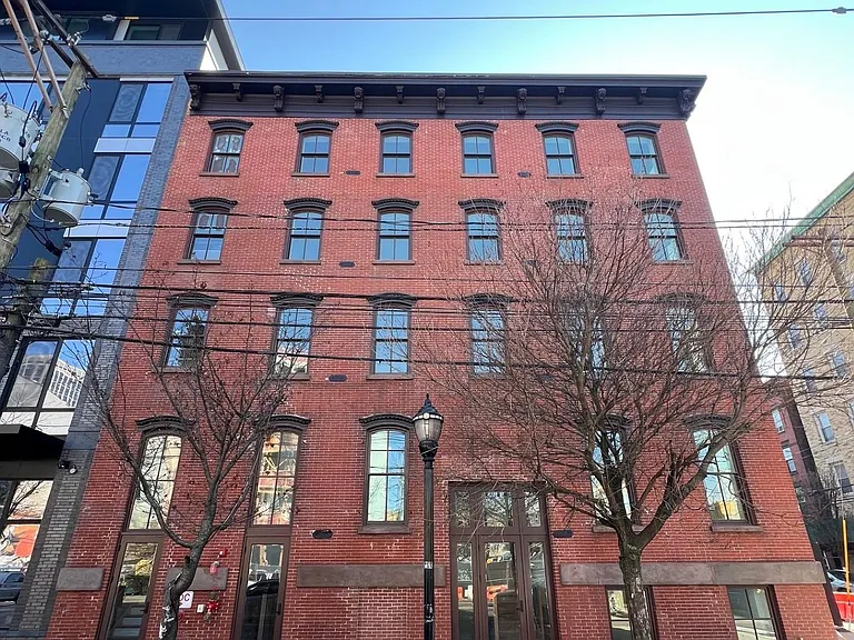 141 Christopher Columbus Dr #2 — Photo 26