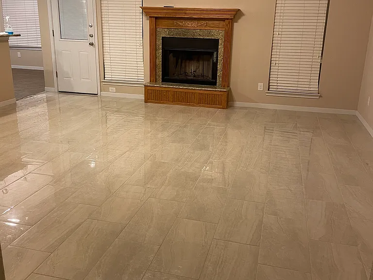 703 Hailie — Photo 2