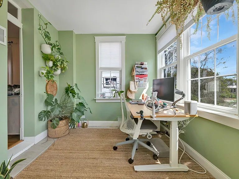 613 Girard St NE — Photo 10