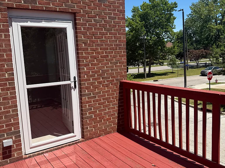 8148 Chester Pkwy — Photo 13