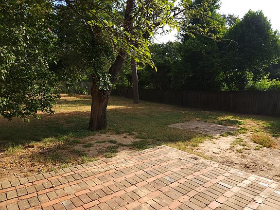 4th image of 510 Davis Dr