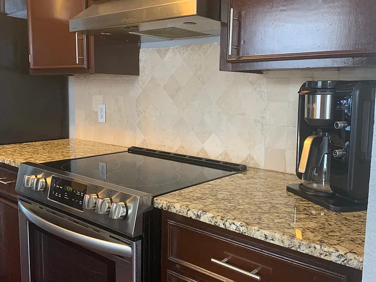313 Norfolk Dr — Photo 2