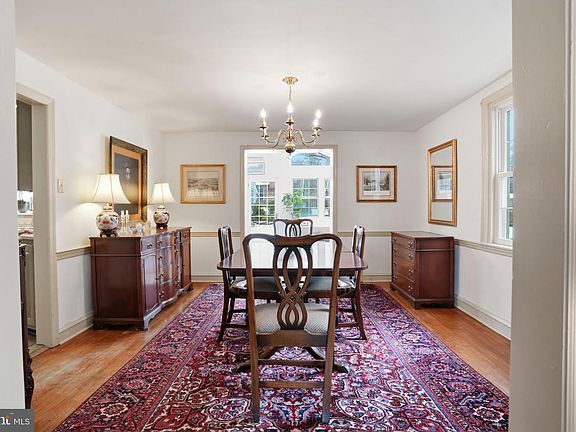 5th image of 216 Heatherwood Rd