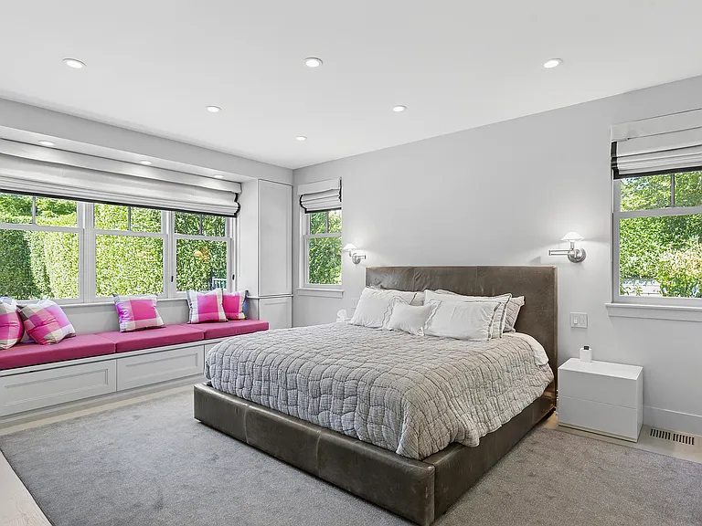 202 Halsey St — Photo 12