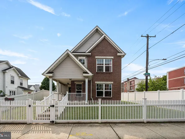 1520 N Franklin St, Philadelphia, PA 19122