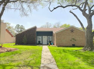 2831 Meadowcreek Dr, Missouri City, TX 77459