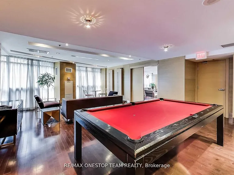 21 Carlton St #406 — Photo 20