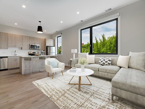 2nd image of 1964 N Milwaukee Ave #204