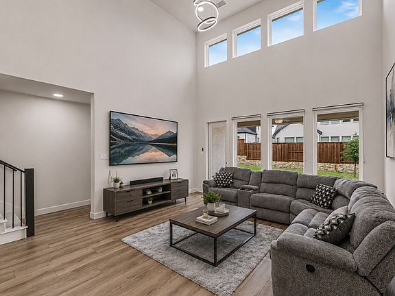 3rd image of 4101 Kestrel St