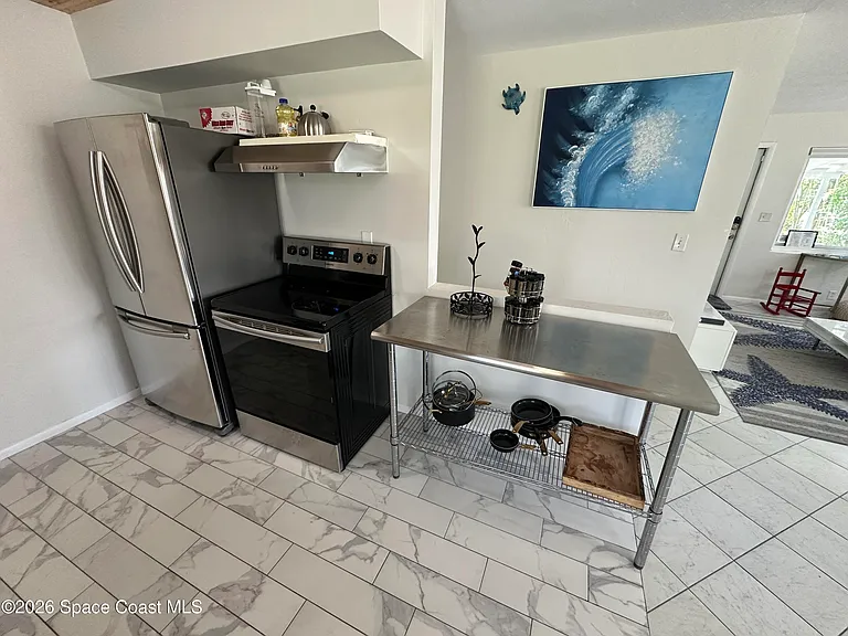 302 5th Ave — Photo 7