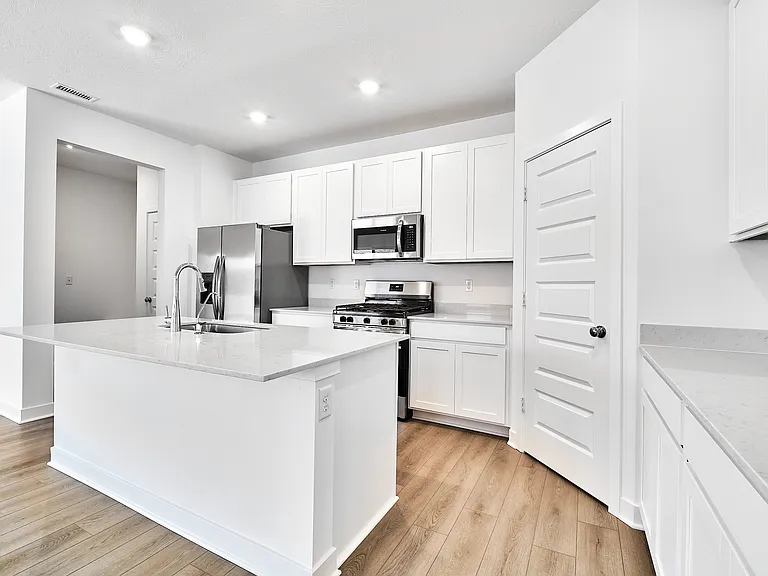 404 W Monroe St — Photo 14
