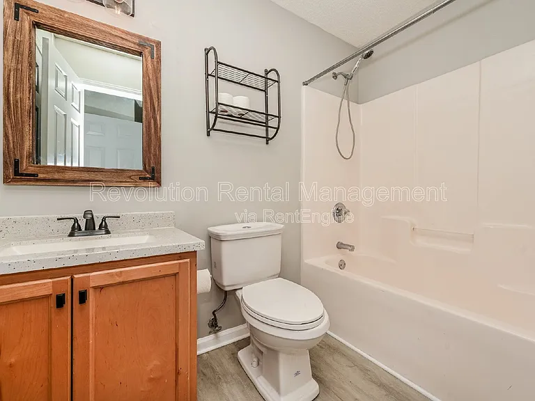 1740 Summerwoods Ln — Photo 15