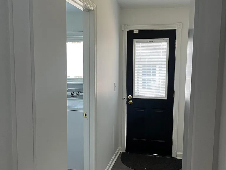 338 Rector St — Photo 16