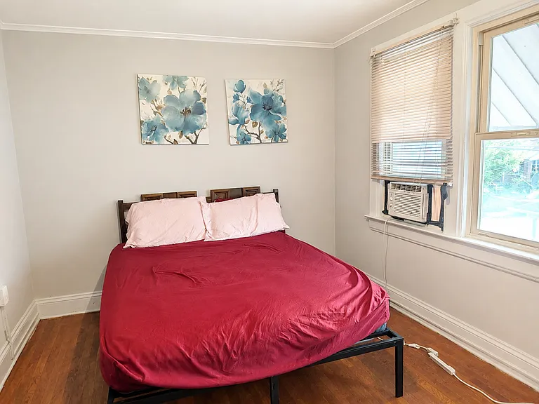 221.5 Russell St — Photo 10