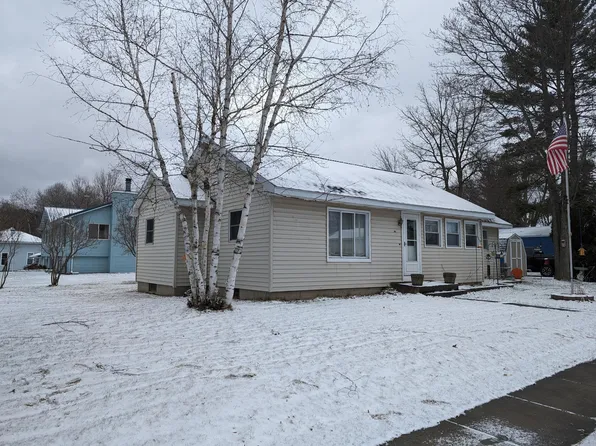 156 S Stearns St, Barryton, MI 49305