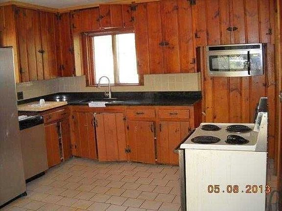 3rd image of 3629 Ashview Ave