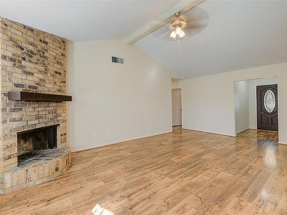 5th image of 2107 Kingsway Dr