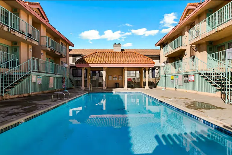 Saticoy Residences — Photo 9