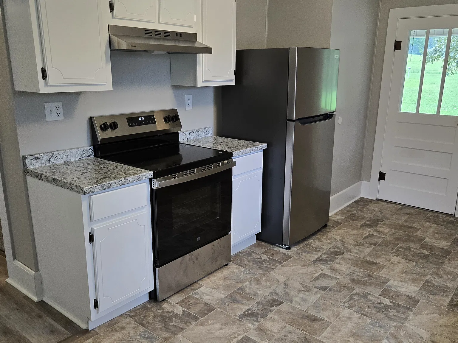 3 bed, 1070 sqft, $1,195 — Photo 4
