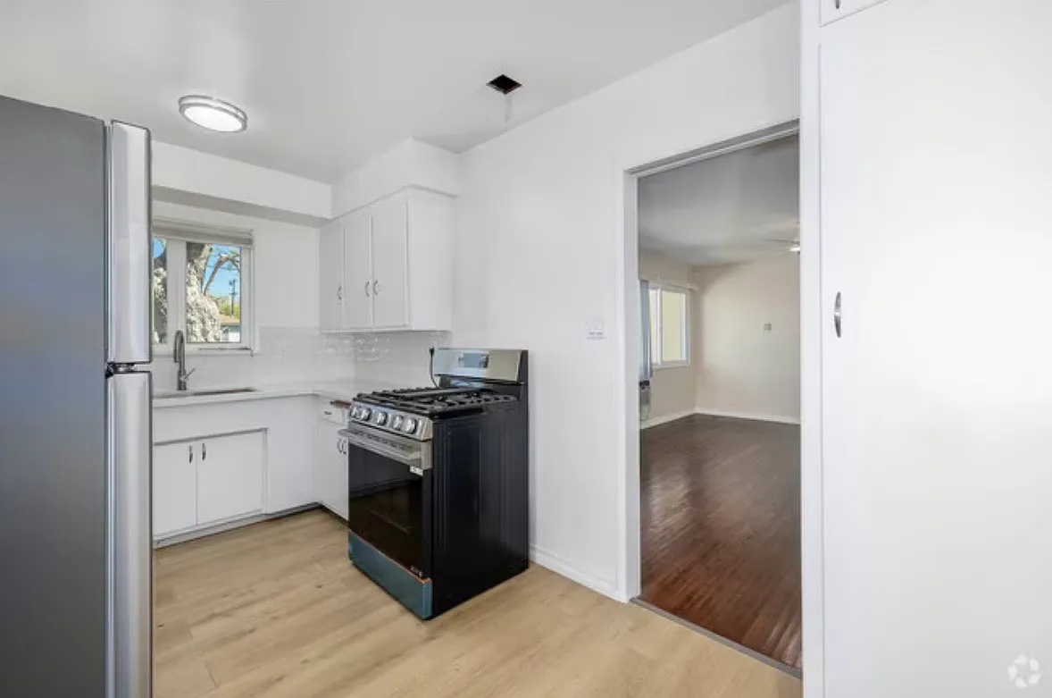 1 bed, 765 sqft, $1,950 — Photo 4