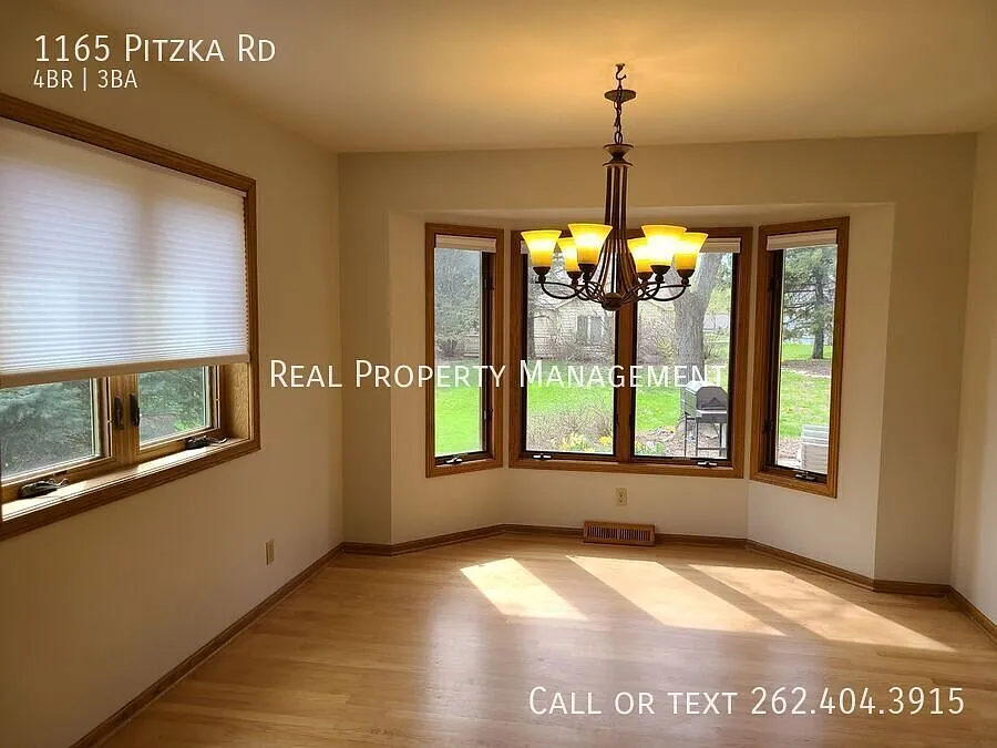 Spacious Living, Comfort & Convenience Near Brookfield — Photo 4
