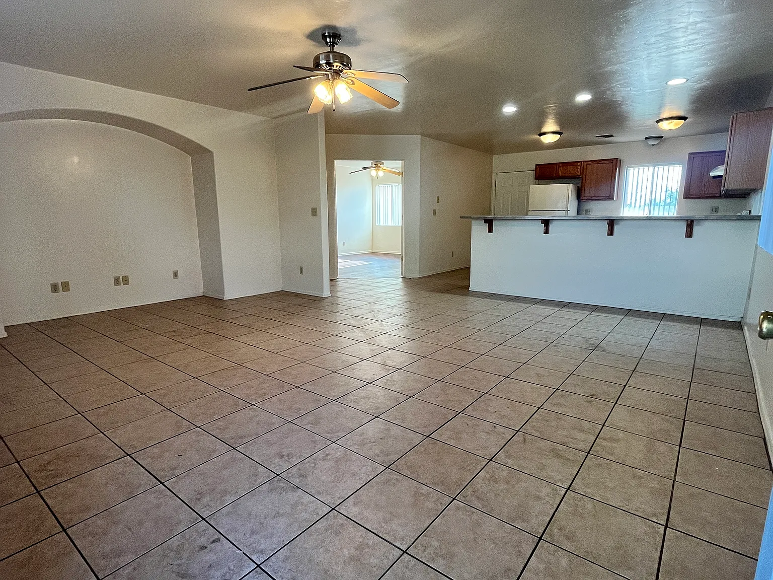 3 bed, 1730 sqft, $1,650 — Photo 2