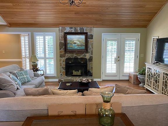 Den area/family room