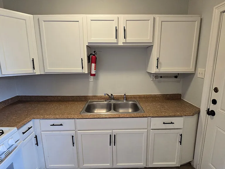 1802 W Gramercy Pl — Photo 12