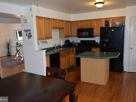 3rd image of 12607 Town Center Way