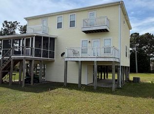 220 Twin Oaks Dr #A, Hampstead, NC 28443