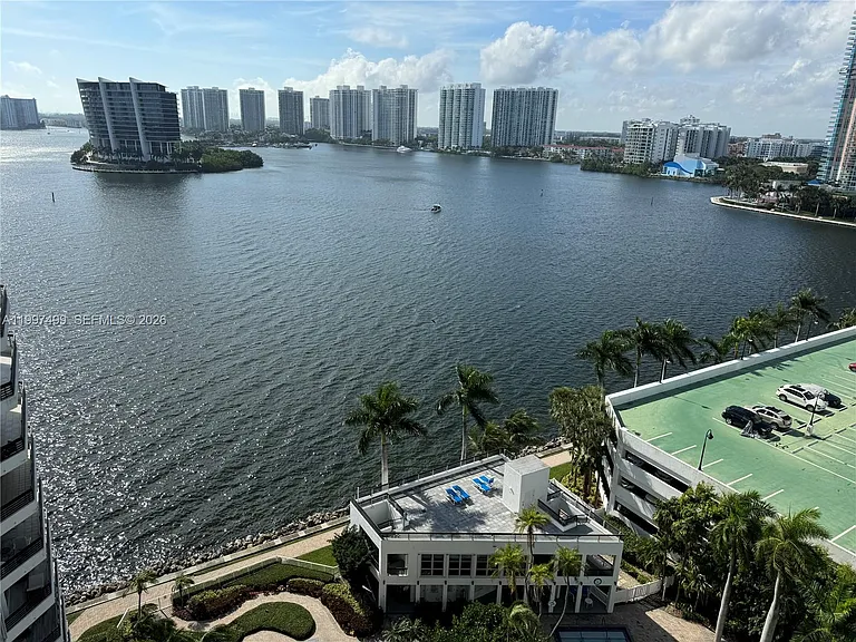 3600 Mystic Pointe Dr #1504 — Photo 11