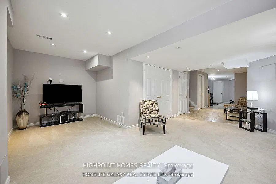 2 bed, $1,650 — Photo 3
