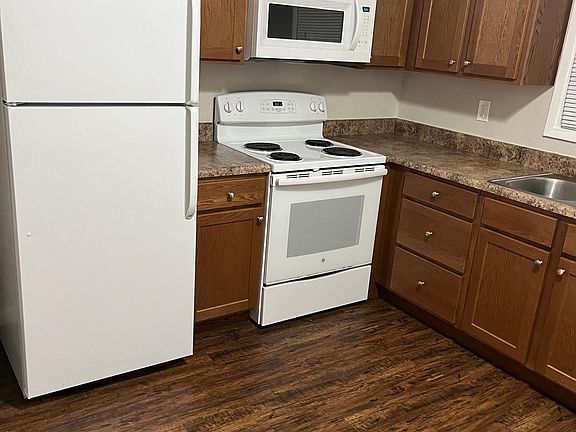 4th image of 605 Sherman Ave #605