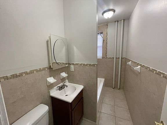 3rd image of 65 Stuyvesant Ave #22