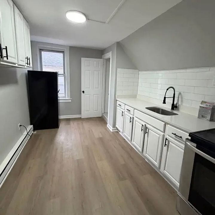 1st image of 19 N 18th St #3L