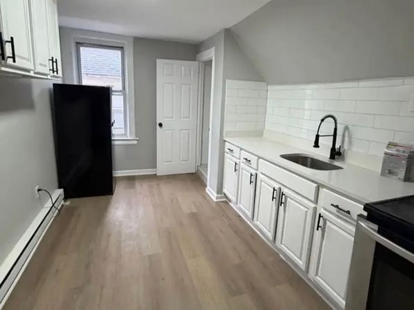 19 N 18th St #3L