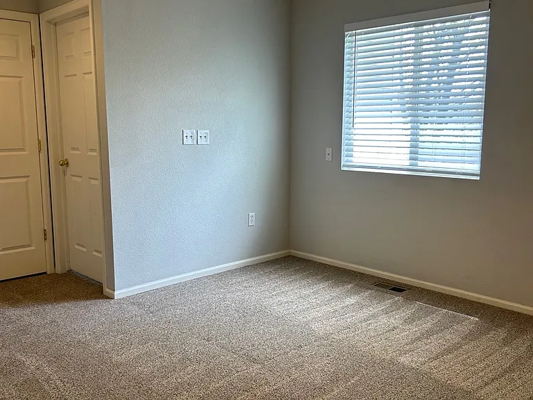 526 Plowman Way — Photo 10