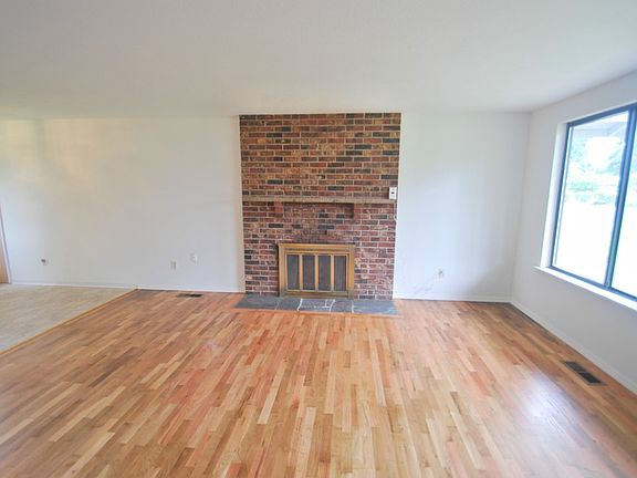4th image of 8519 Nixon Ave SW