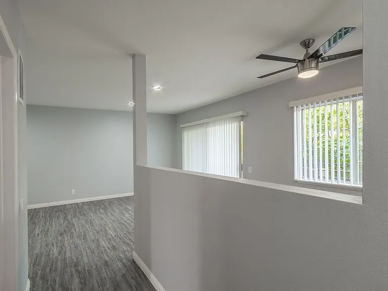1527 Yale St #6 — Photo 17