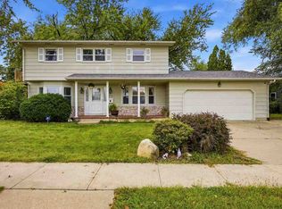 2120 27th St, Marion, IA 52302