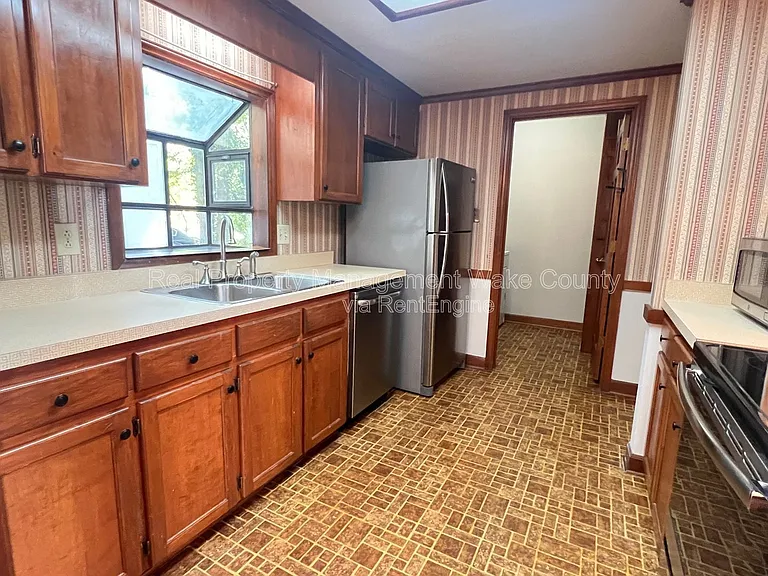 7404 Valley Run Dr — Photo 5