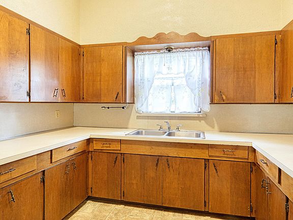 5th image of 1001 F St