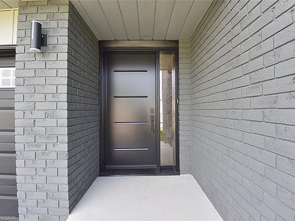 2nd image of 30 Scott St