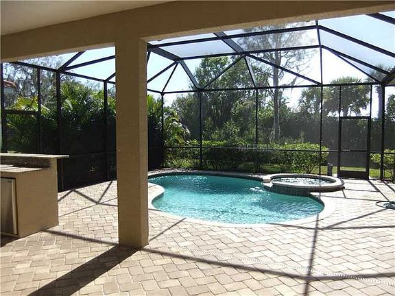 5th image of 7685 Silverwood Ct