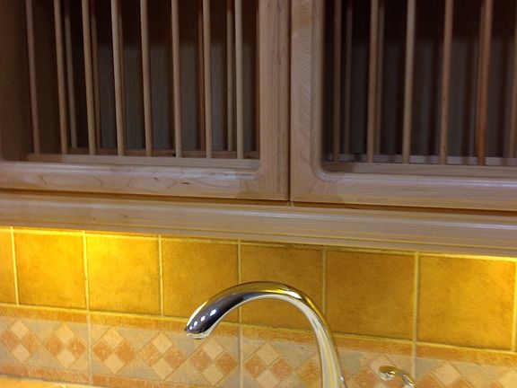 Kitchen plate rack and plenty of storage