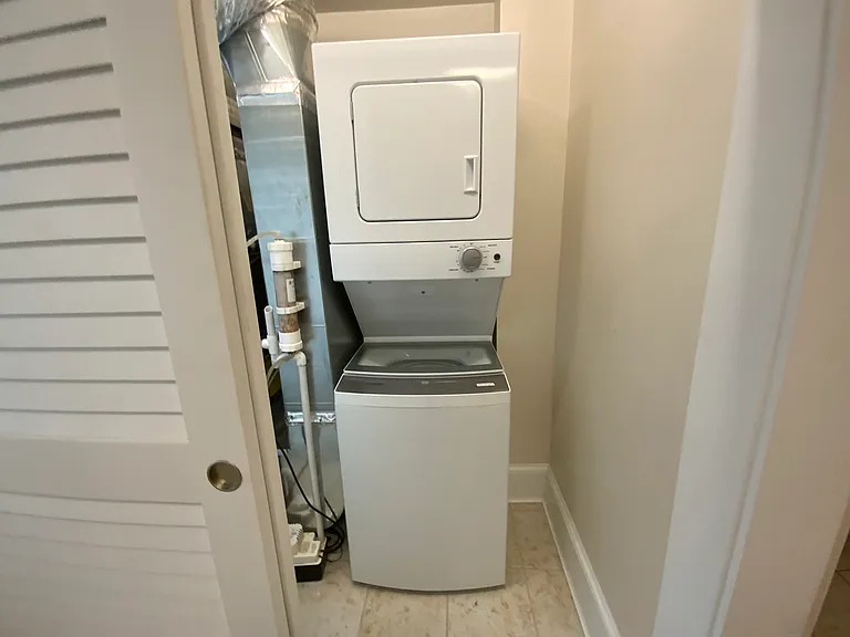 16 Short St #2 — Photo 9
