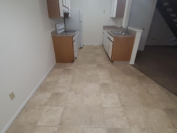 5th image of 6066 Applegrove Ln