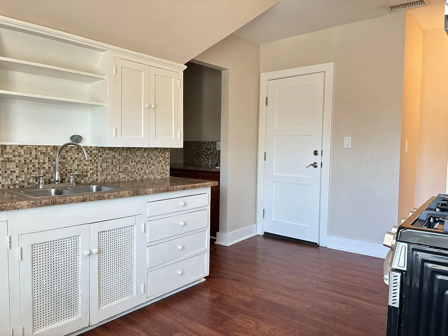 Desirable Downtown Redlands — Photo 4